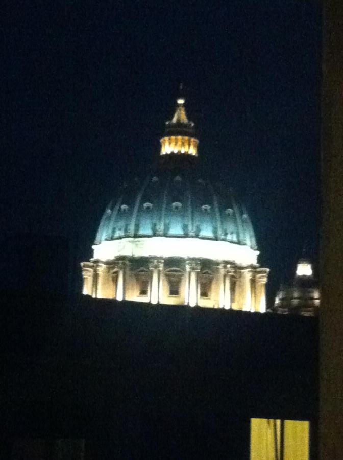 Di Fronte Alla Cupola โรม ภายนอก รูปภาพ